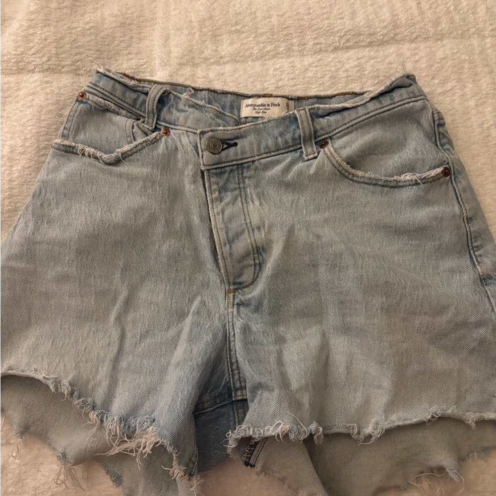 abercrombie and fitch dad short curve love!!